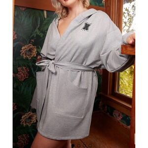Savage x Fenty Gray Forever Savage Showgirl Short Hoodie Robe Size M/L.‎ No Belt